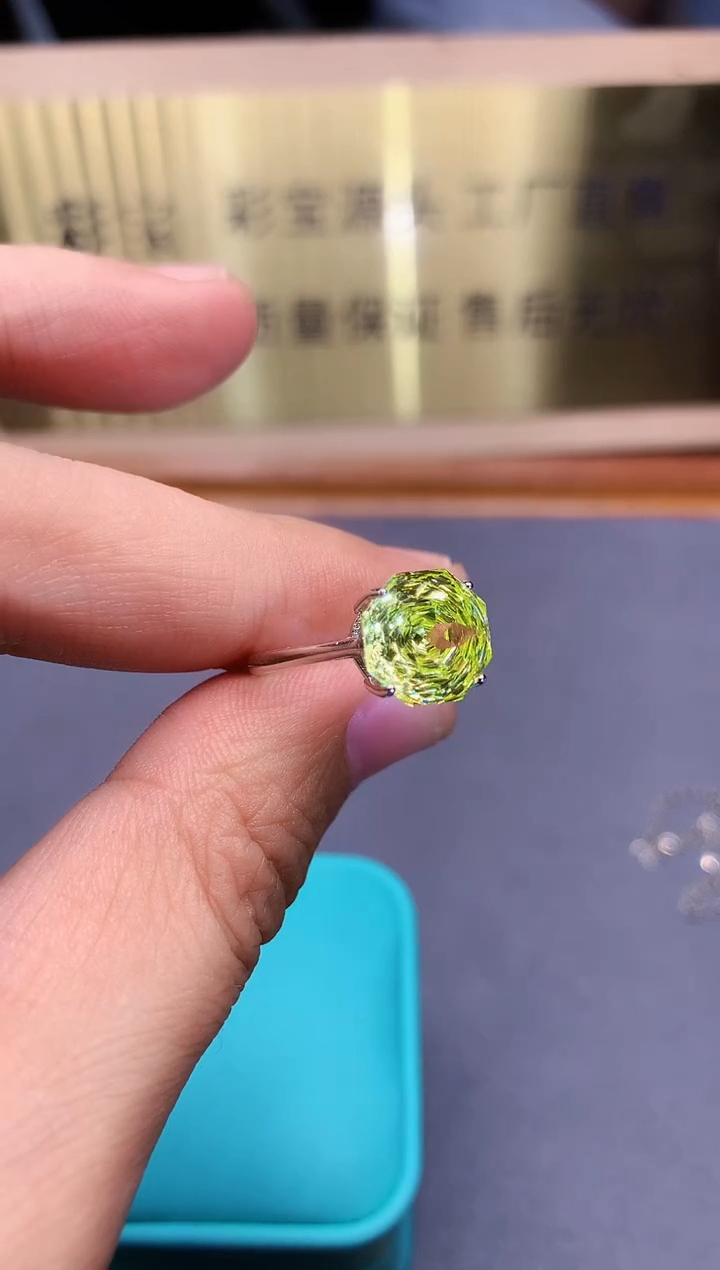 【闪购商品】橄榄石戒指银S925镶嵌.........