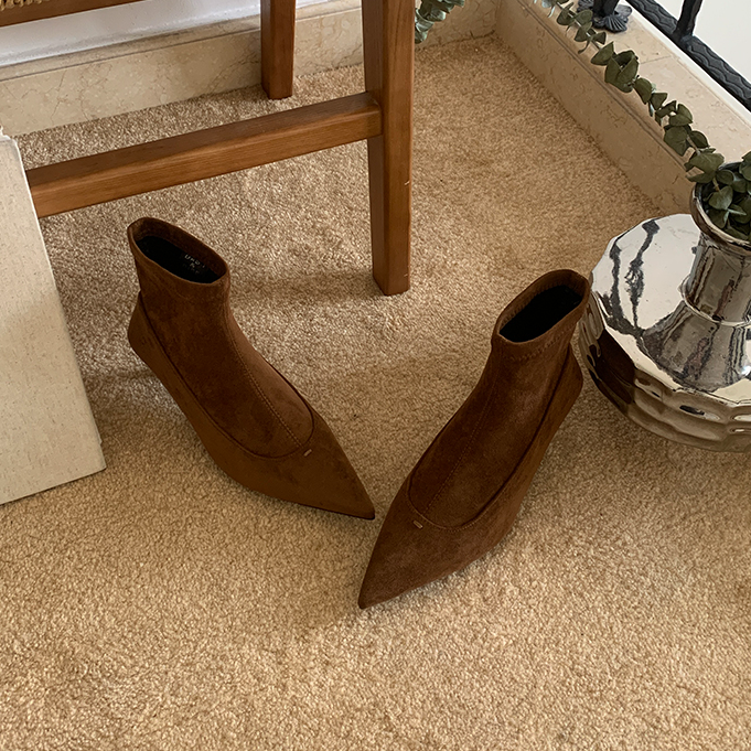 法式绒面气质低高跟尖头套筒裸靴女春秋新款高级感百搭瘦瘦短筒靴