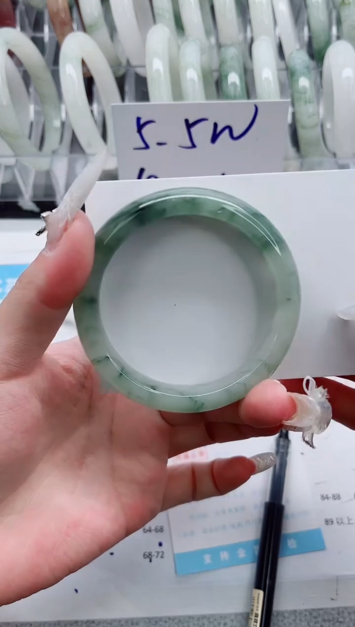 【闪购商品】石英质玉手镯未镶嵌A219-56