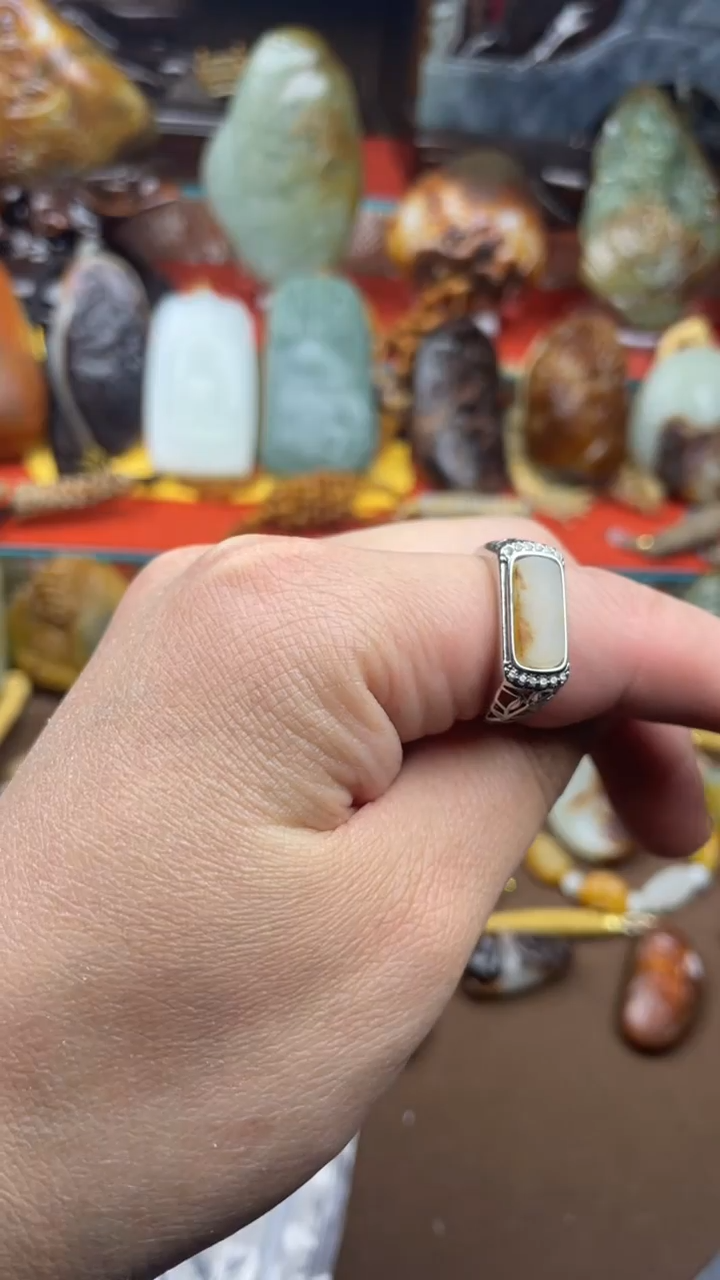 未镶嵌戒指和田玉和田玉戒指