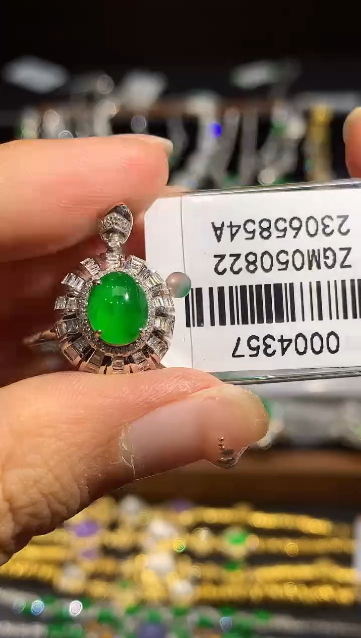 18K金镶嵌戒指翡翠SY0004357多样性发其一