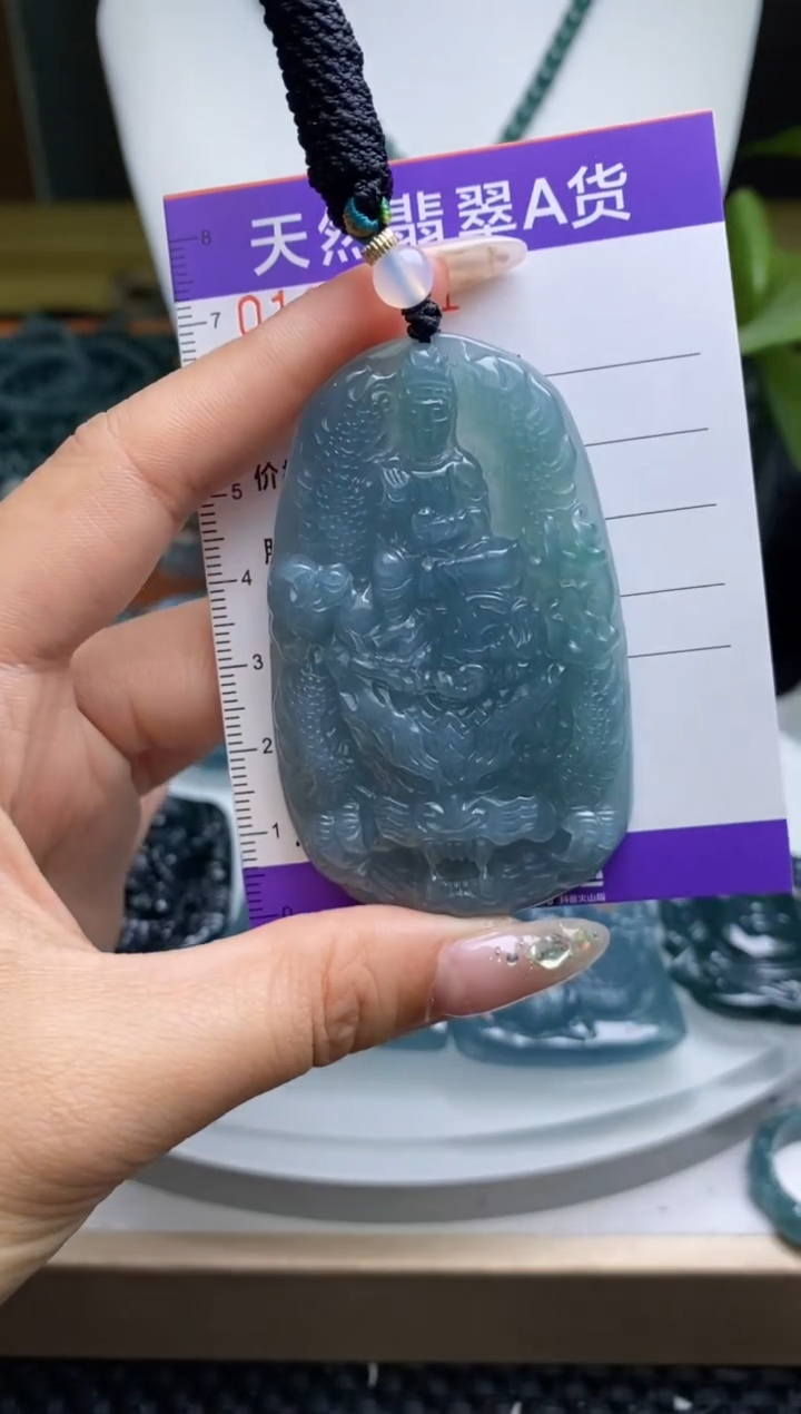 【闪购商品】翡翠颈饰未镶嵌          