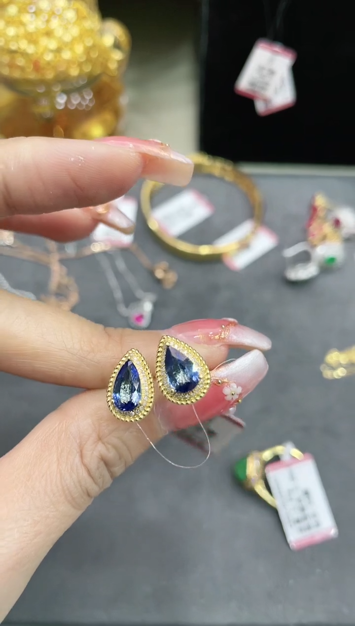 【闪购商品】蓝宝石耳饰18K金镶嵌·