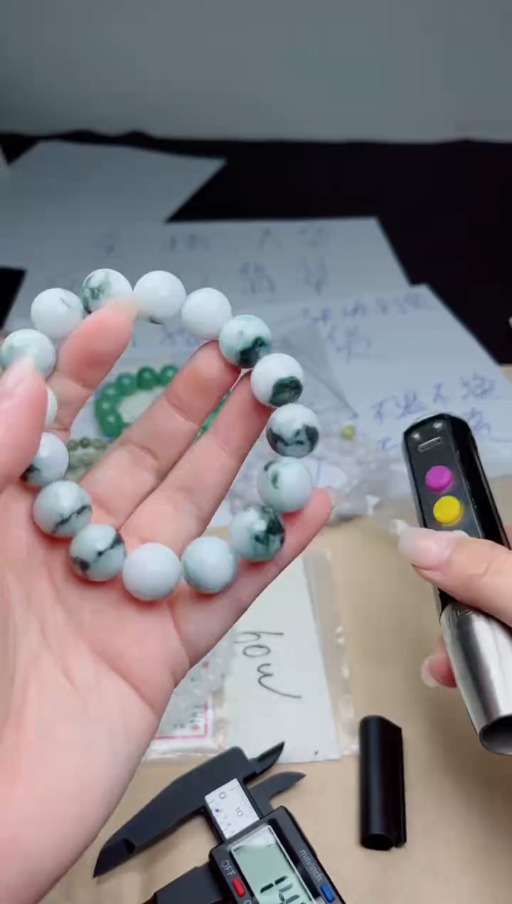 定制翡翠未镶嵌珠串