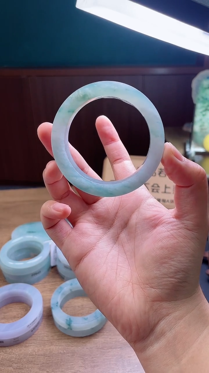 定制翡翠手镯未镶嵌定制