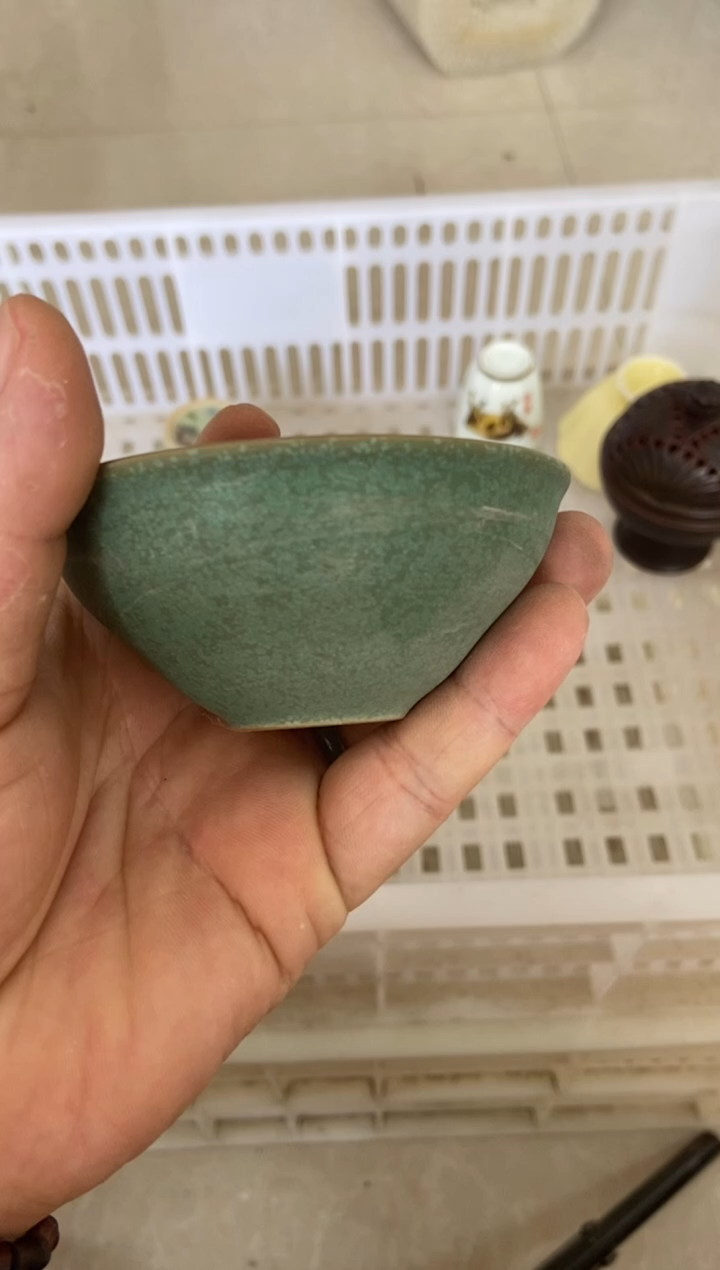 摄影的产品有使用过的痕迹有点脏介意勿拍