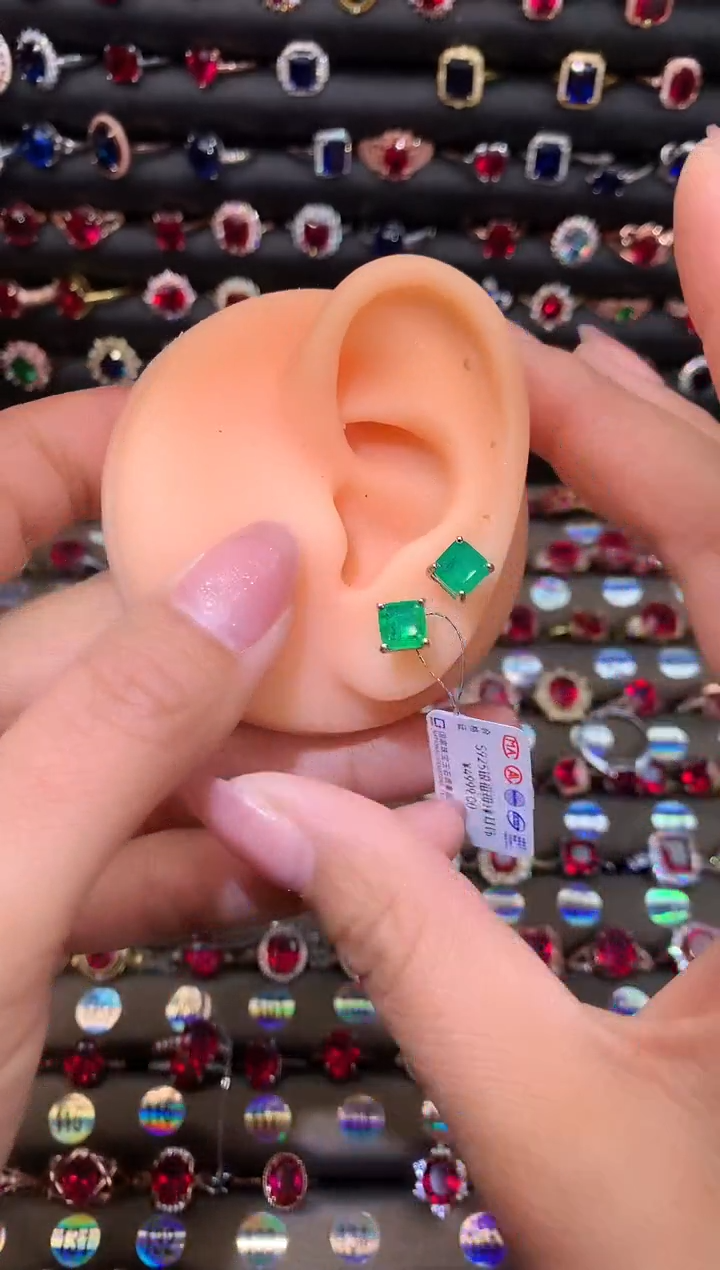 【闪购商品】祖母绿耳饰银S925镶嵌6白