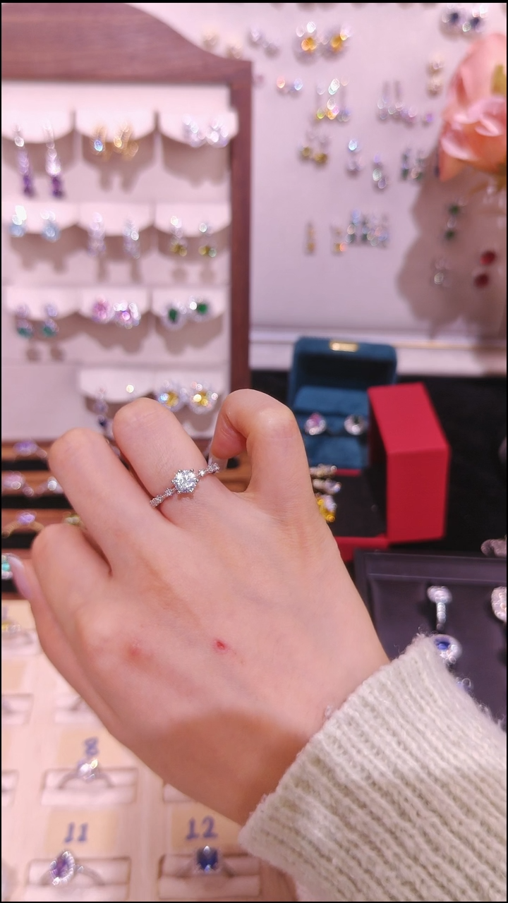 合金无银色戒指 