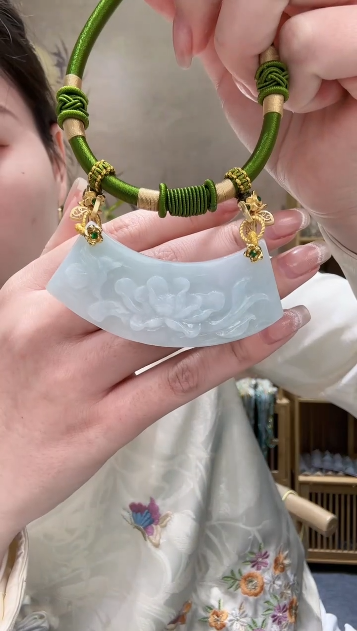 【闪购商品】翡翠颈饰未镶嵌吊坠