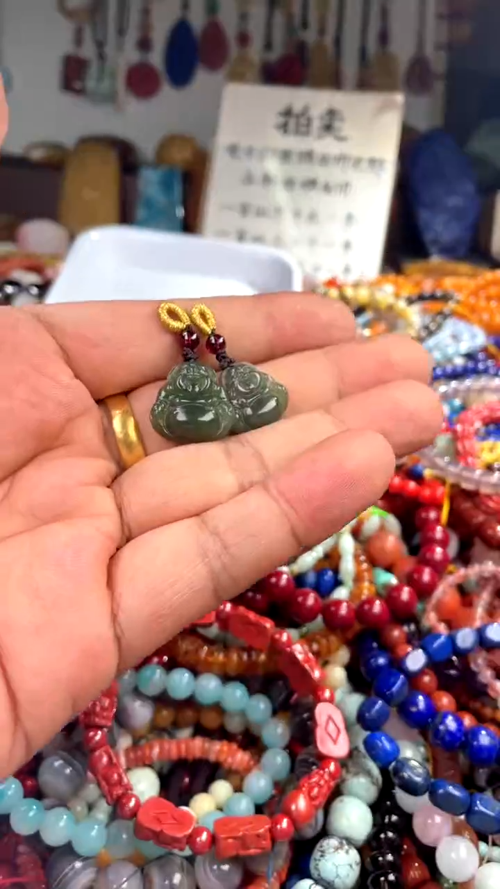 【闪购商品】和田玉.未镶嵌卡(多样性发货只发一件)137372