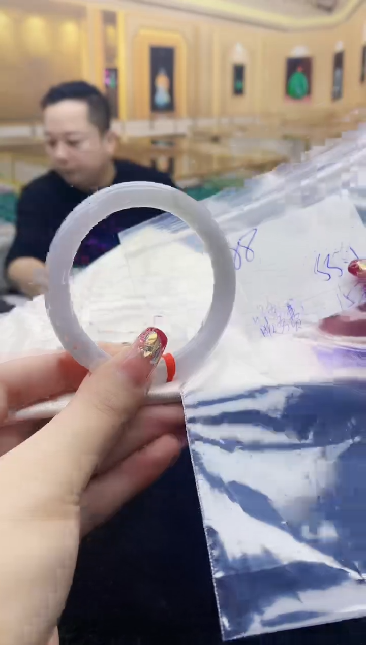 【闪购商品】翡翠手镯未镶嵌0698773341