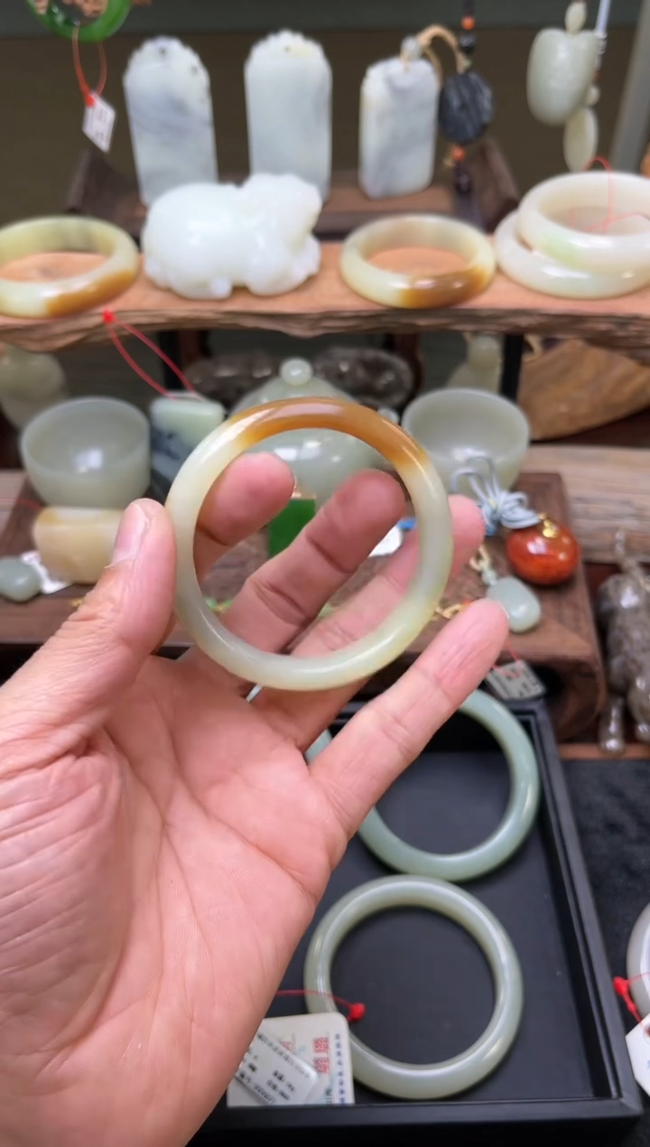 【闪购商品】和田玉手镯未镶嵌若羌四色料