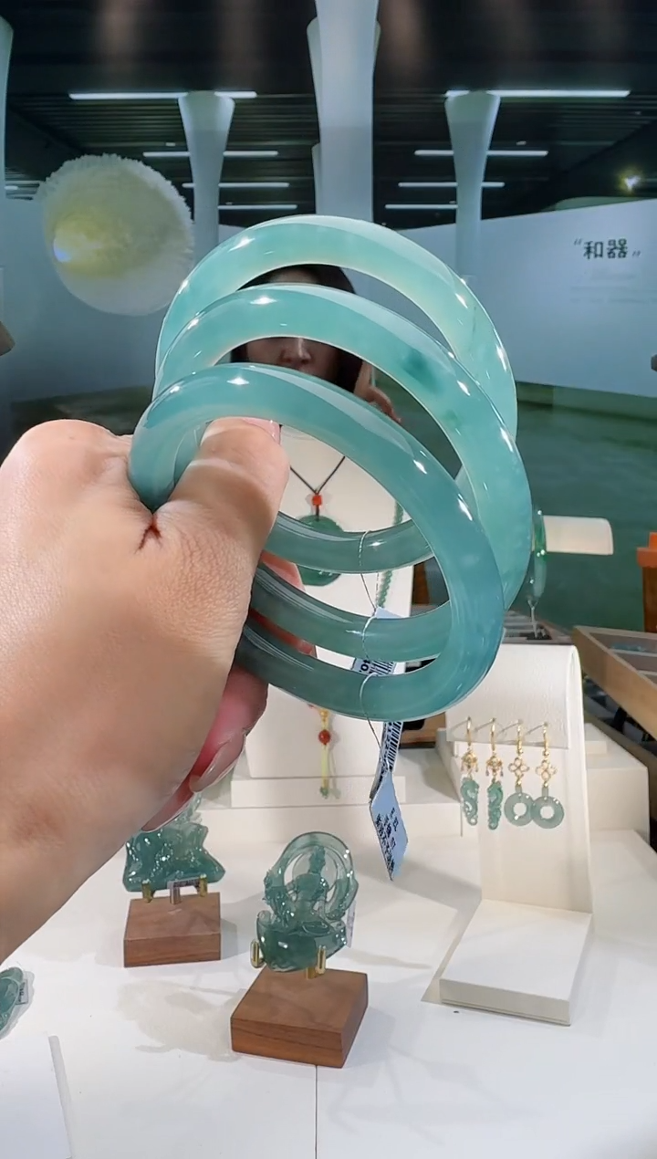 翡翠手镯未镶嵌圈口可选多样性发一