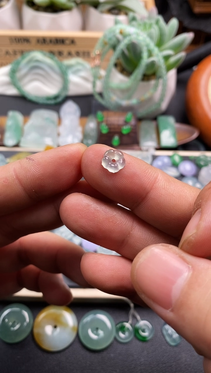 颈饰银S925镶嵌翡翠小花