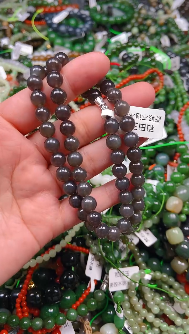 和田玉未镶嵌颈饰1