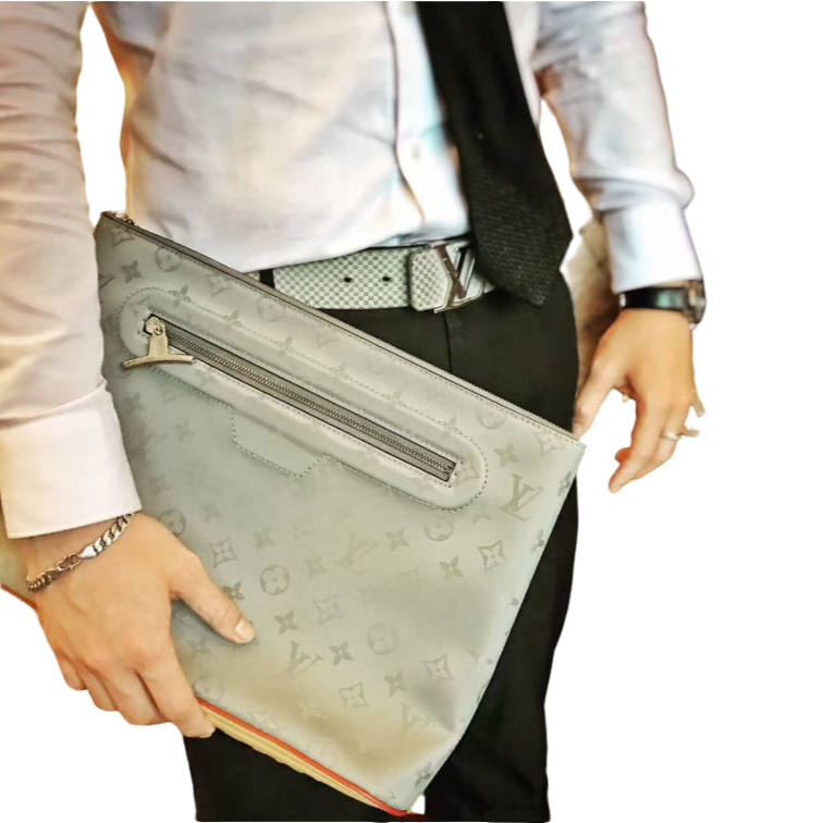 95新 LouisVuitton/路易威登 Lv镭射钛合金暗花手拿包-R114