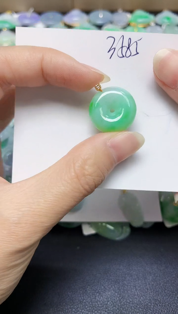 翡翠未镶嵌颈饰 天然缅甸翡翠A货