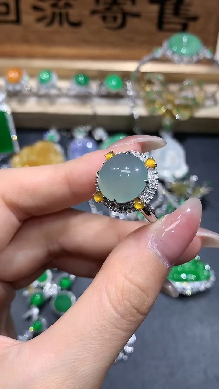 【闪购商品】翡翠戒指18K金镶嵌15团购