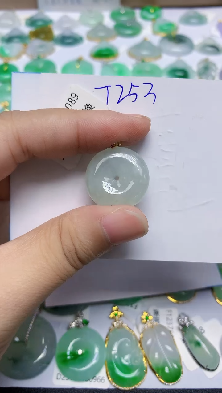 颈饰未镶嵌翡翠天然缅甸翡翠A货翡翠百元以上9元证书费自理