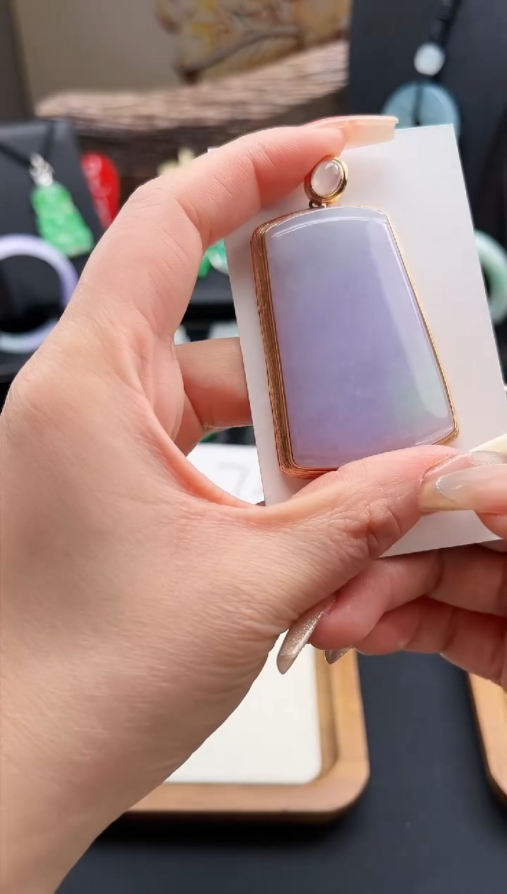 【闪购商品】翡翠颈饰18K金镶嵌吊坠