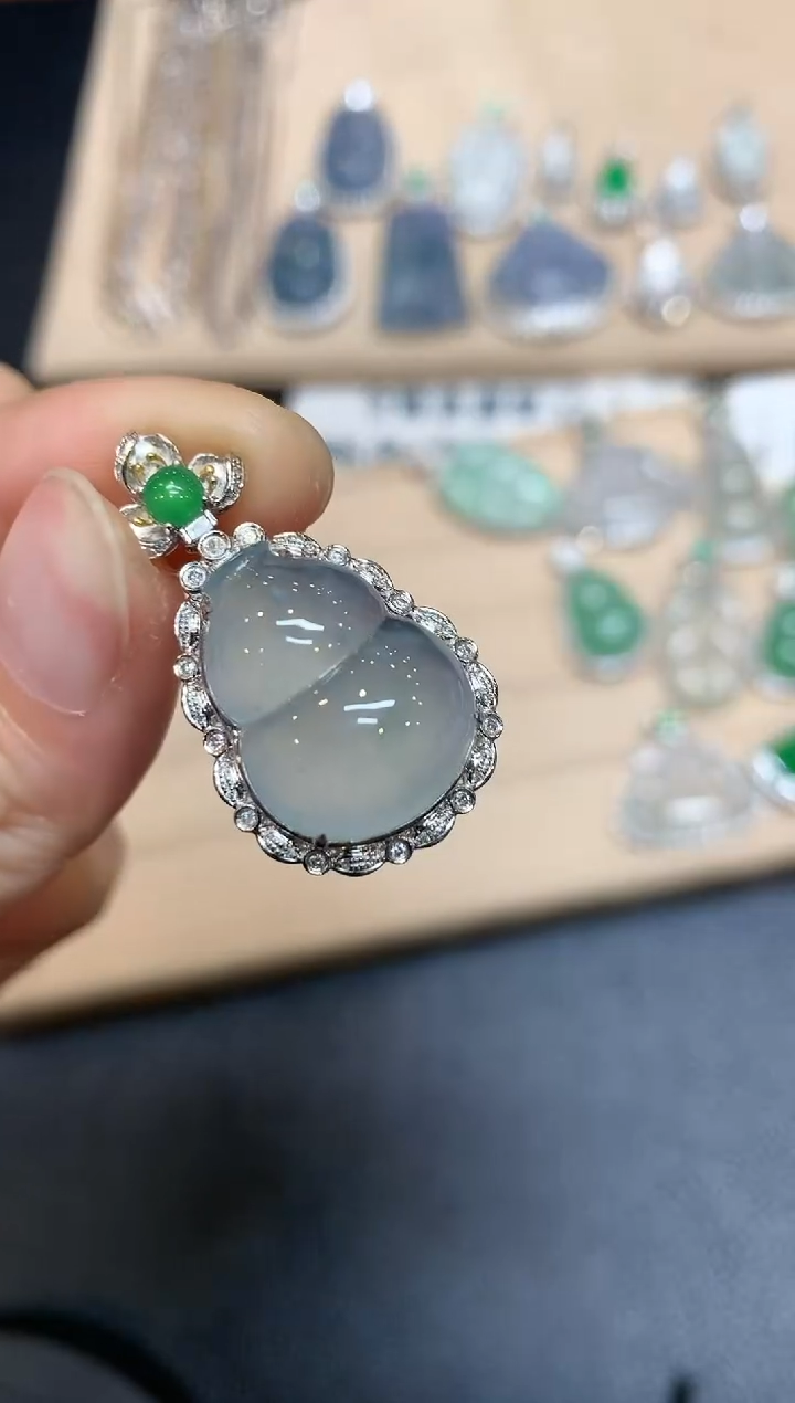 【闪购商品】翡翠吊坠(不含链)18K金镶嵌【无服务费