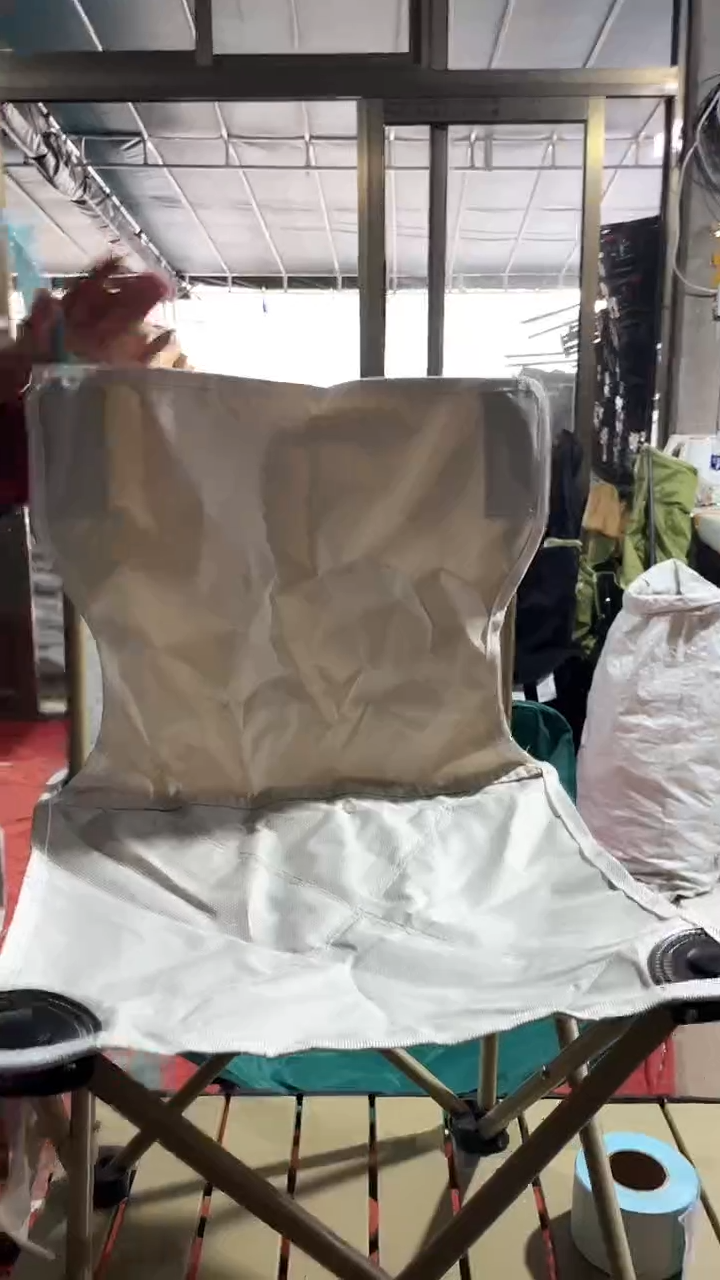 铁中号  折叠靠背  颜色随机