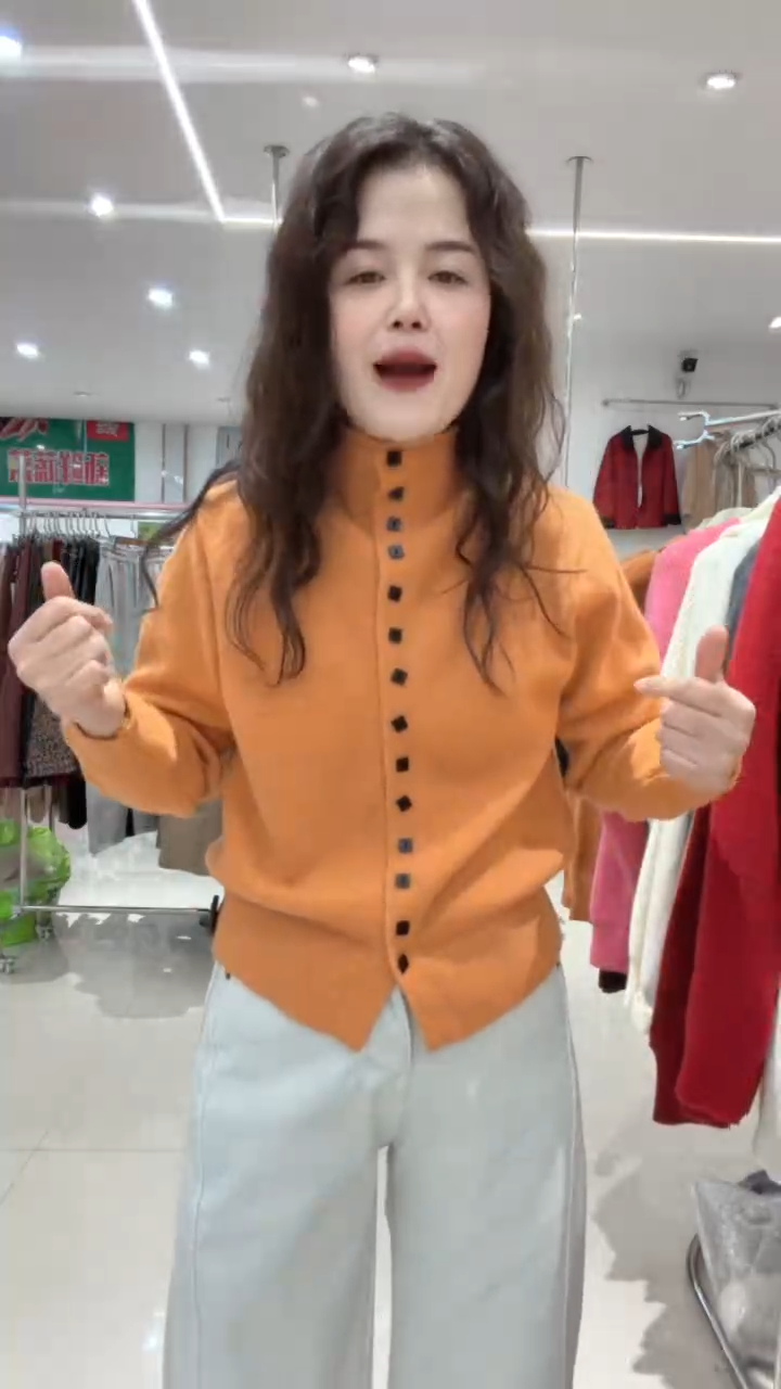 带扣高龄时尚针织打底