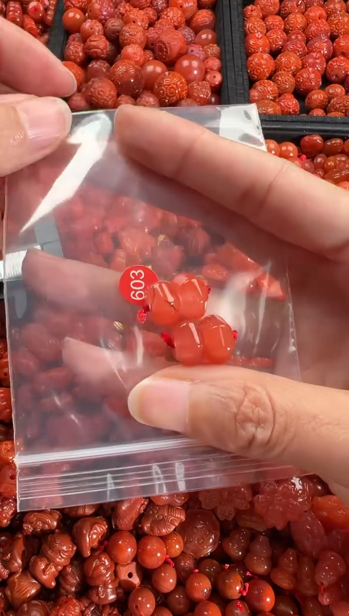 【闪购商品】南红玛瑙颈饰未镶嵌1