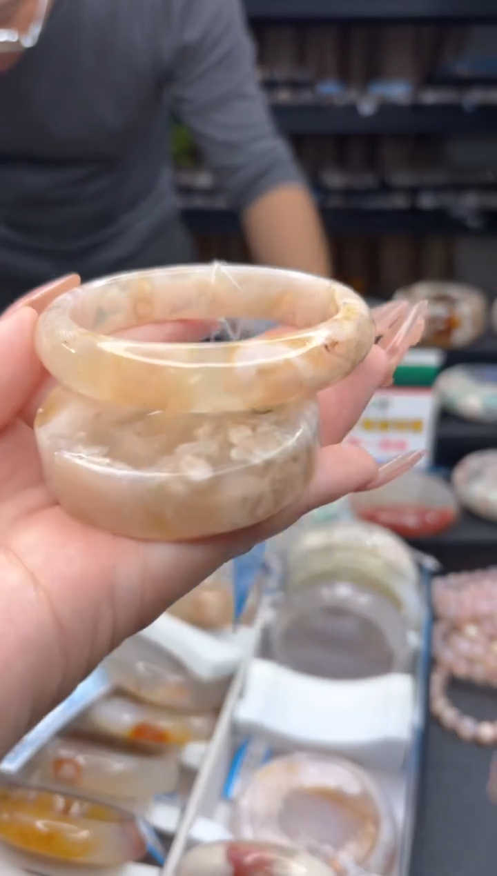 【闪购商品】石英质玉手镯未镶嵌2085（56圈赠送镯心）