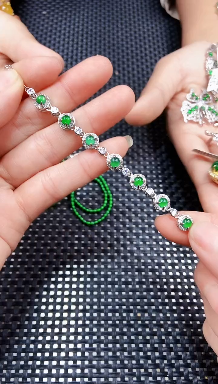 【闪购商品】翡翠手链未镶嵌111111111