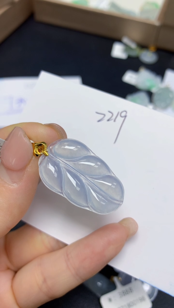 【闪购商品】翡翠挂件18K金镶嵌 天然翡翠A货