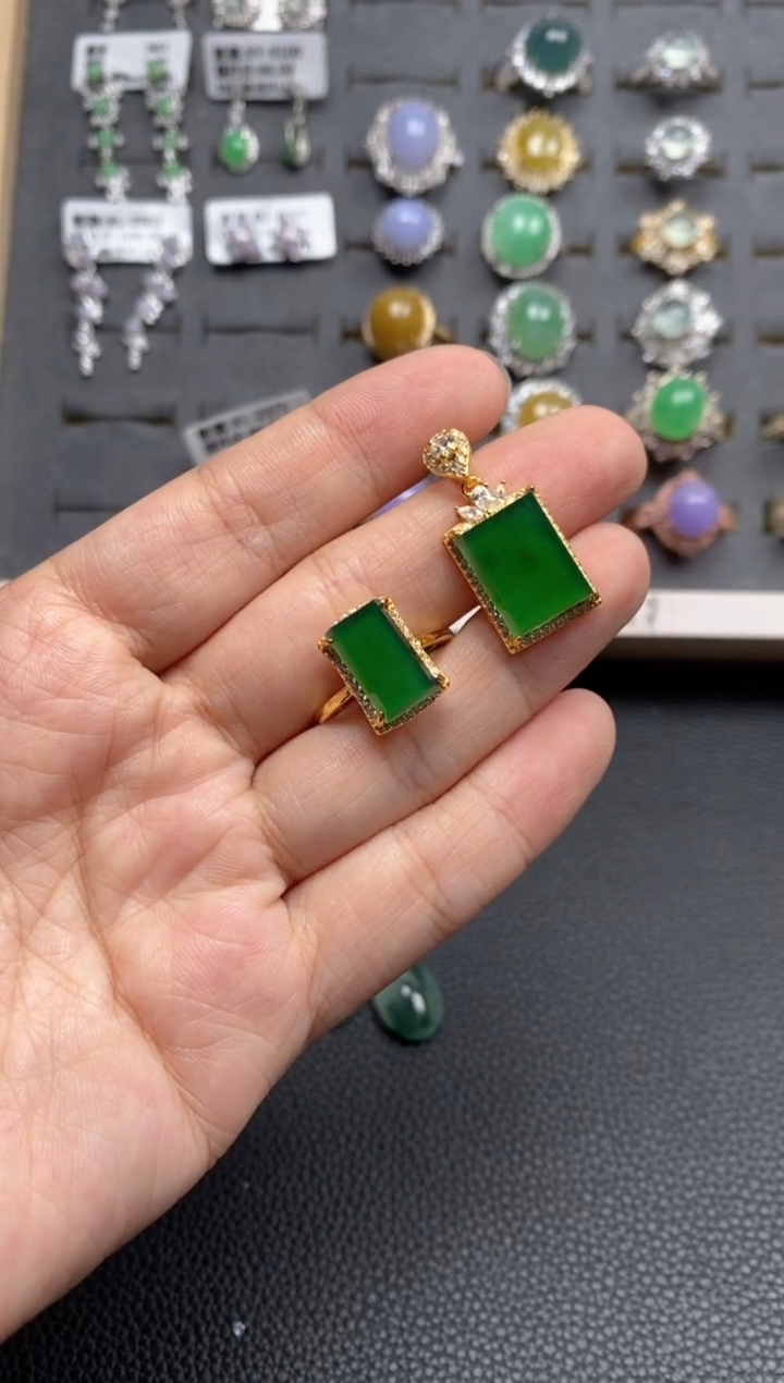 【闪购商品】翡翠戒指银S925镶嵌11111