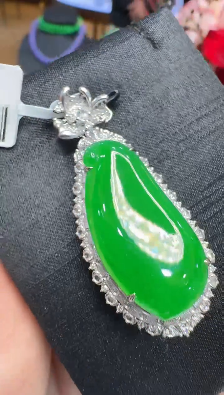 【闪购商品】翡翠吊坠(不含链)18K金镶嵌多样性团购发一件