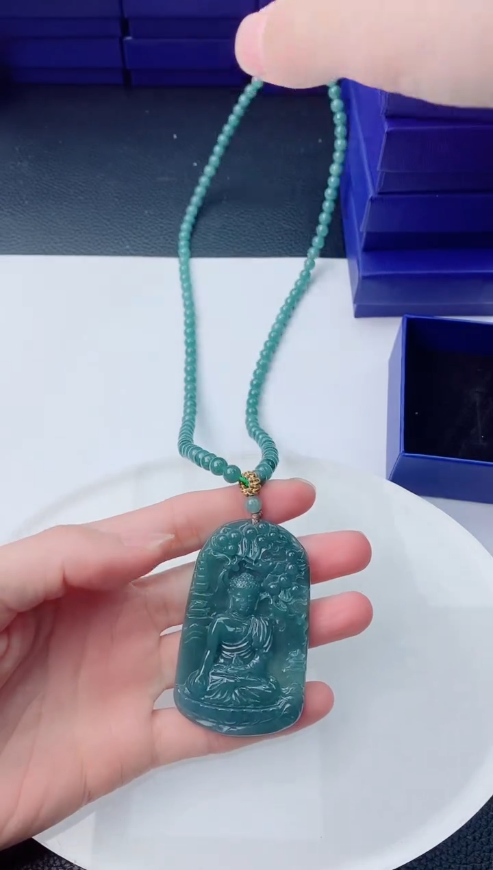 【闪购商品】翡翠颈饰未镶嵌         