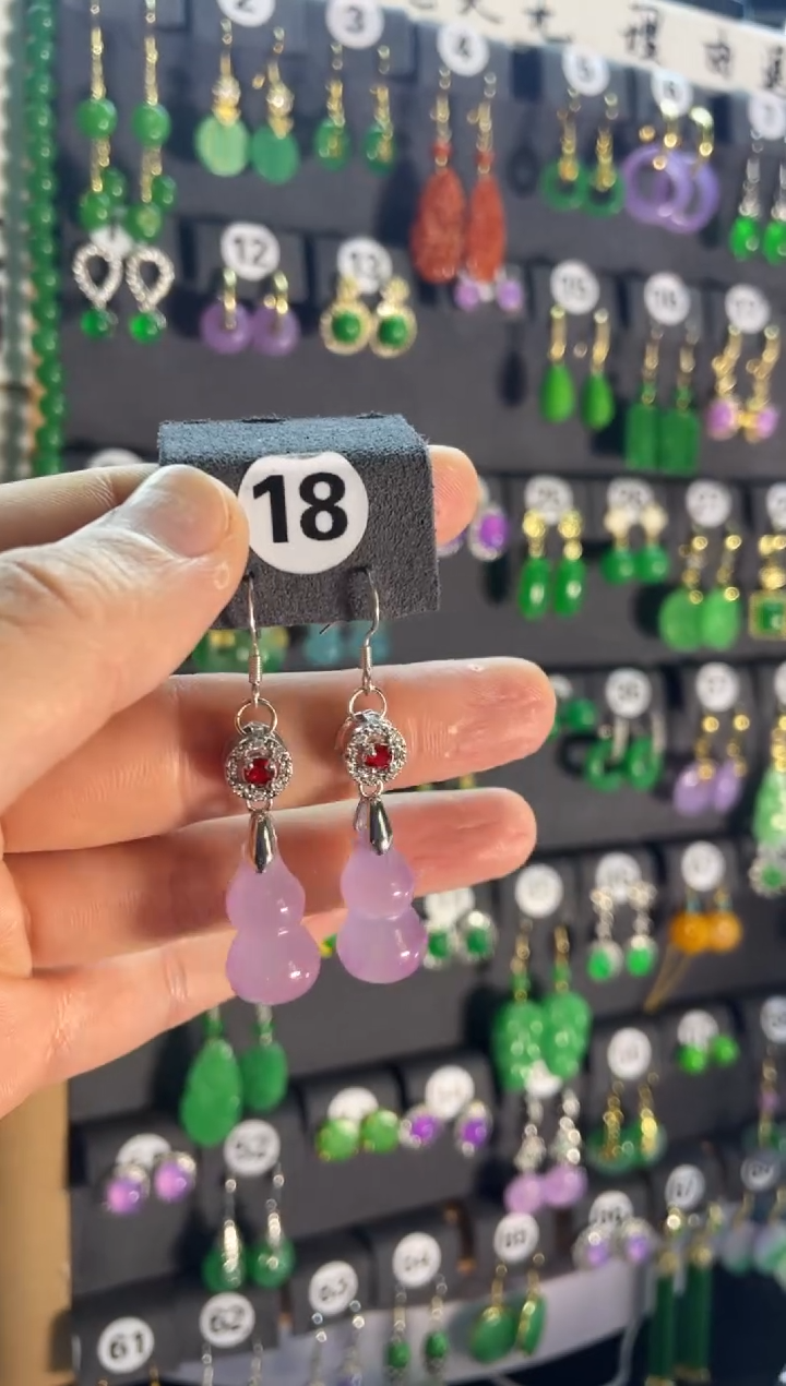 【闪购商品】翡翠耳饰银S925镶嵌18...