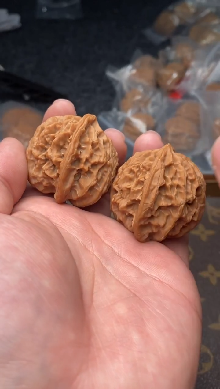 【闪购商品】文玩核桃把件G119号40尺苹果