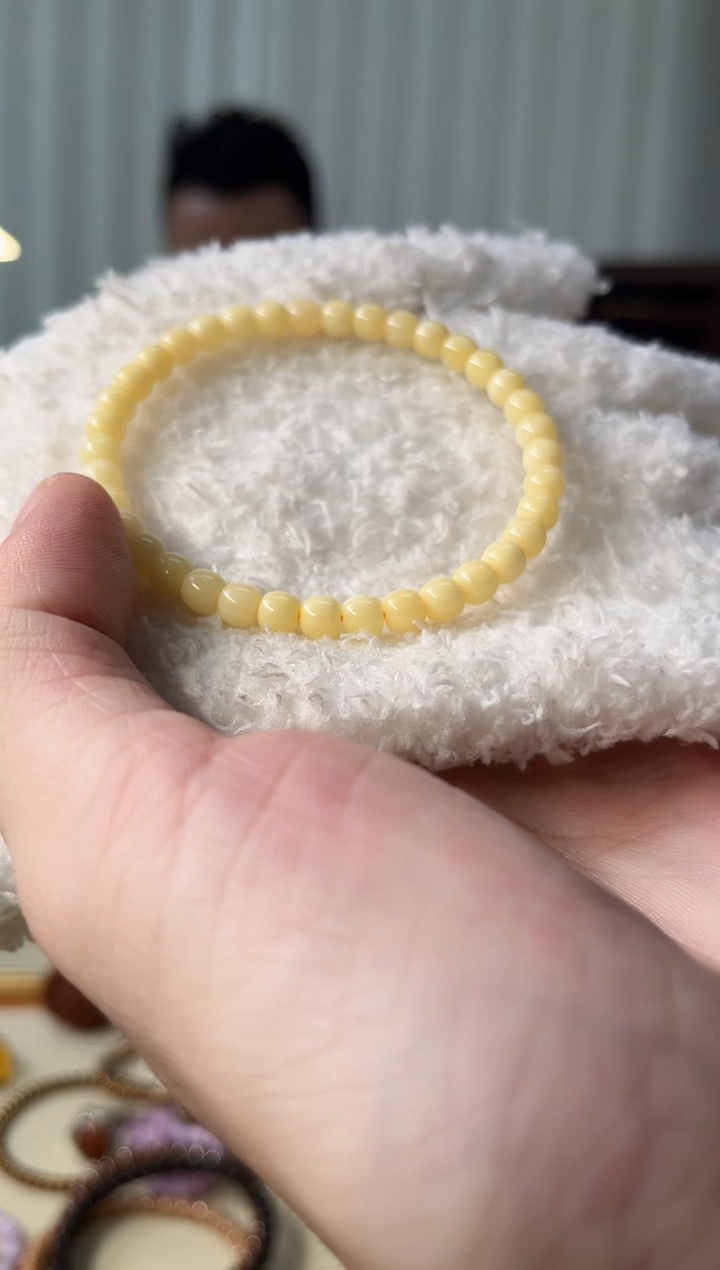 裸石琥珀未镶嵌七*?琥珀蜜蜡