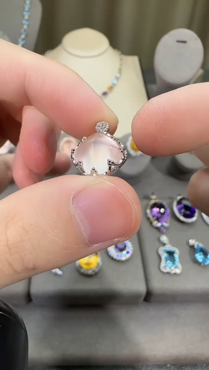 颈饰银S925镶嵌芙蓉石11mm吊坠糖塔星光粉水晶