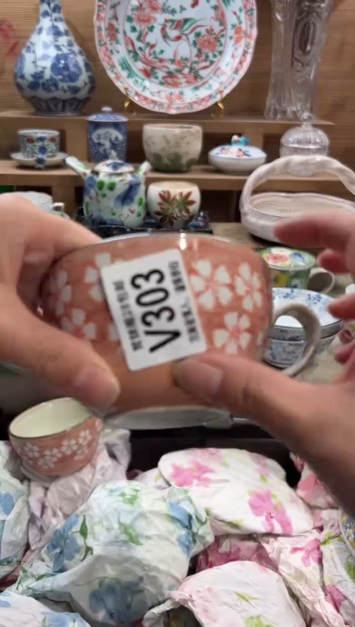 瓷片小*喵       V303