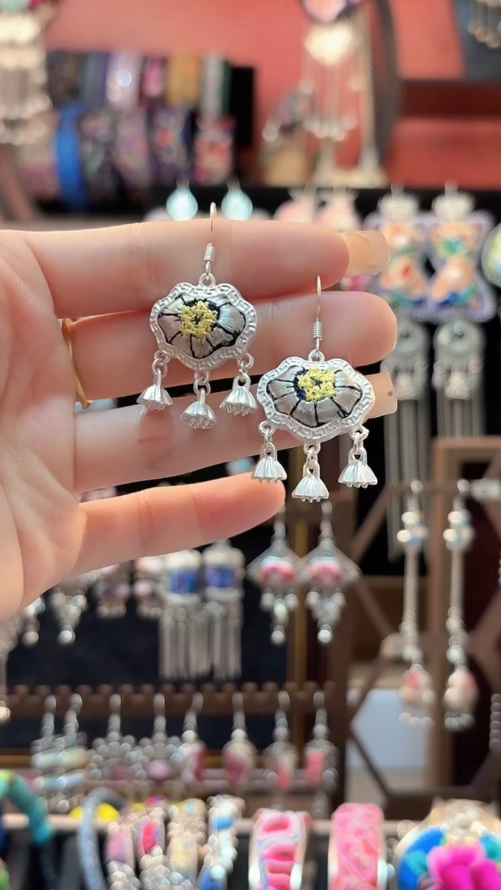 织绣.***. 云织谣民族风精美饰品   188