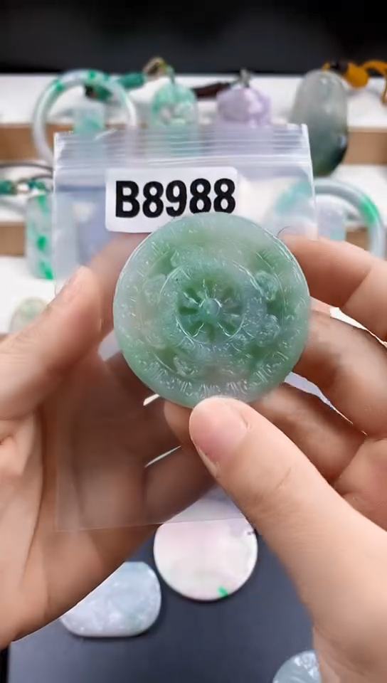 颈饰未镶嵌翡翠天然翡翠吊坠挂件