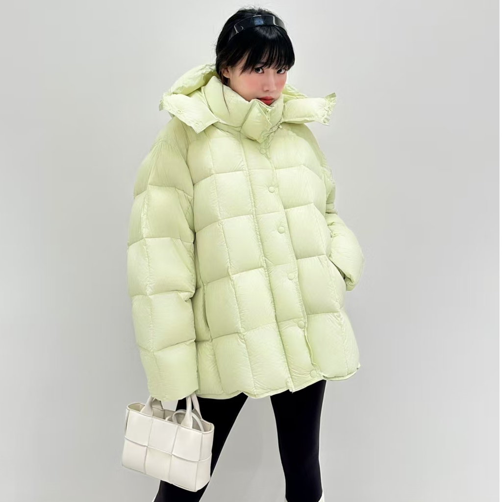 2025年秋冬新款宽松版90白鸭绒加厚羽绒服连帽可拆卸多色外套