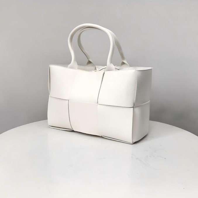 未使用 BOTTEGA VENETA/葆蝶家 【Jessie】手提包白TP033658