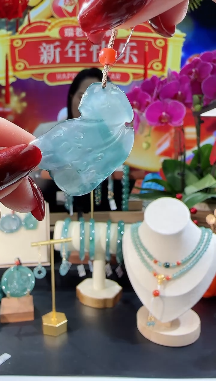 【闪购商品】翡翠吊坠(不含链)未镶嵌形意