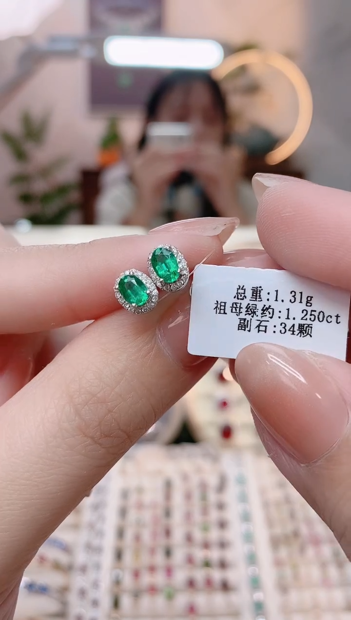 【闪购商品】祖母绿18K金耳饰18K金镶嵌1