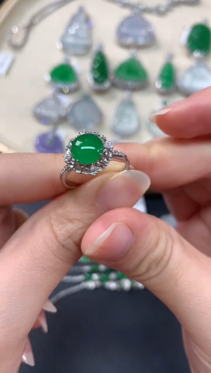 【闪购商品】翡翠戒指18K金镶嵌A243|9800