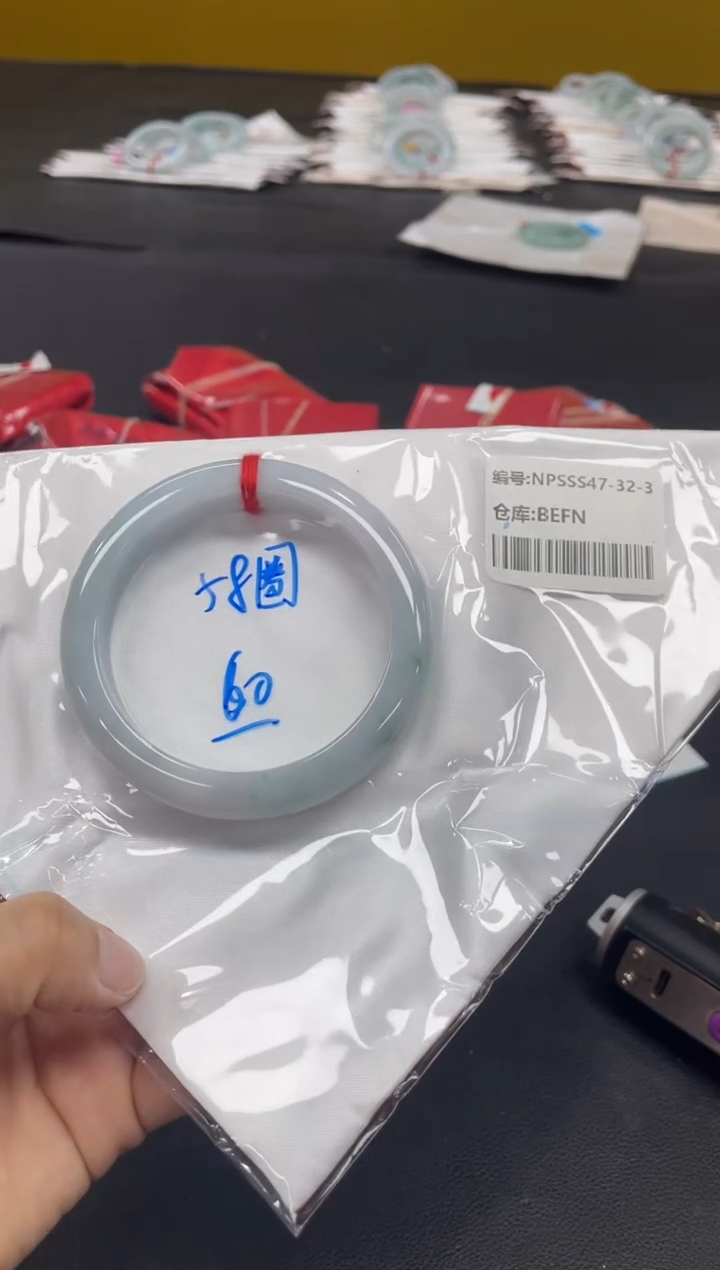 未镶嵌手镯翡翠翡翠手镯