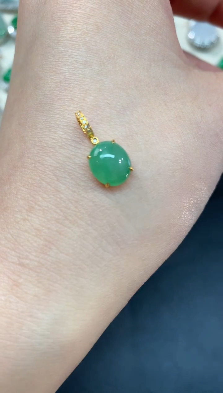 【闪购商品】翡翠吊坠(不含链)18K金镶嵌蛋面A154|1800