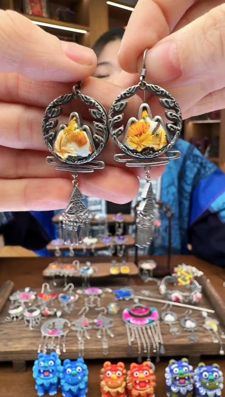 【闪购商品】织绣71黔东南苗族刺绣