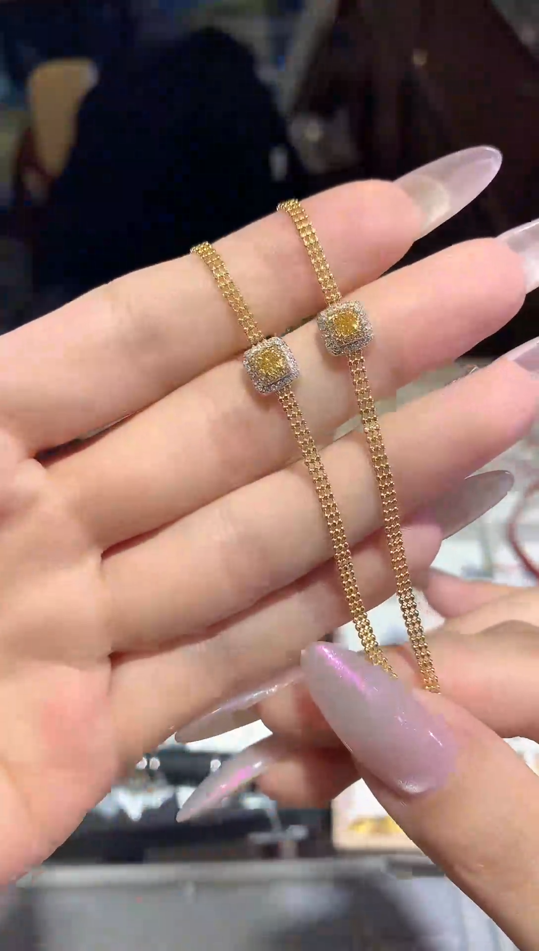【闪购商品】钻石手链18K金镶嵌钻石手链多样性发一